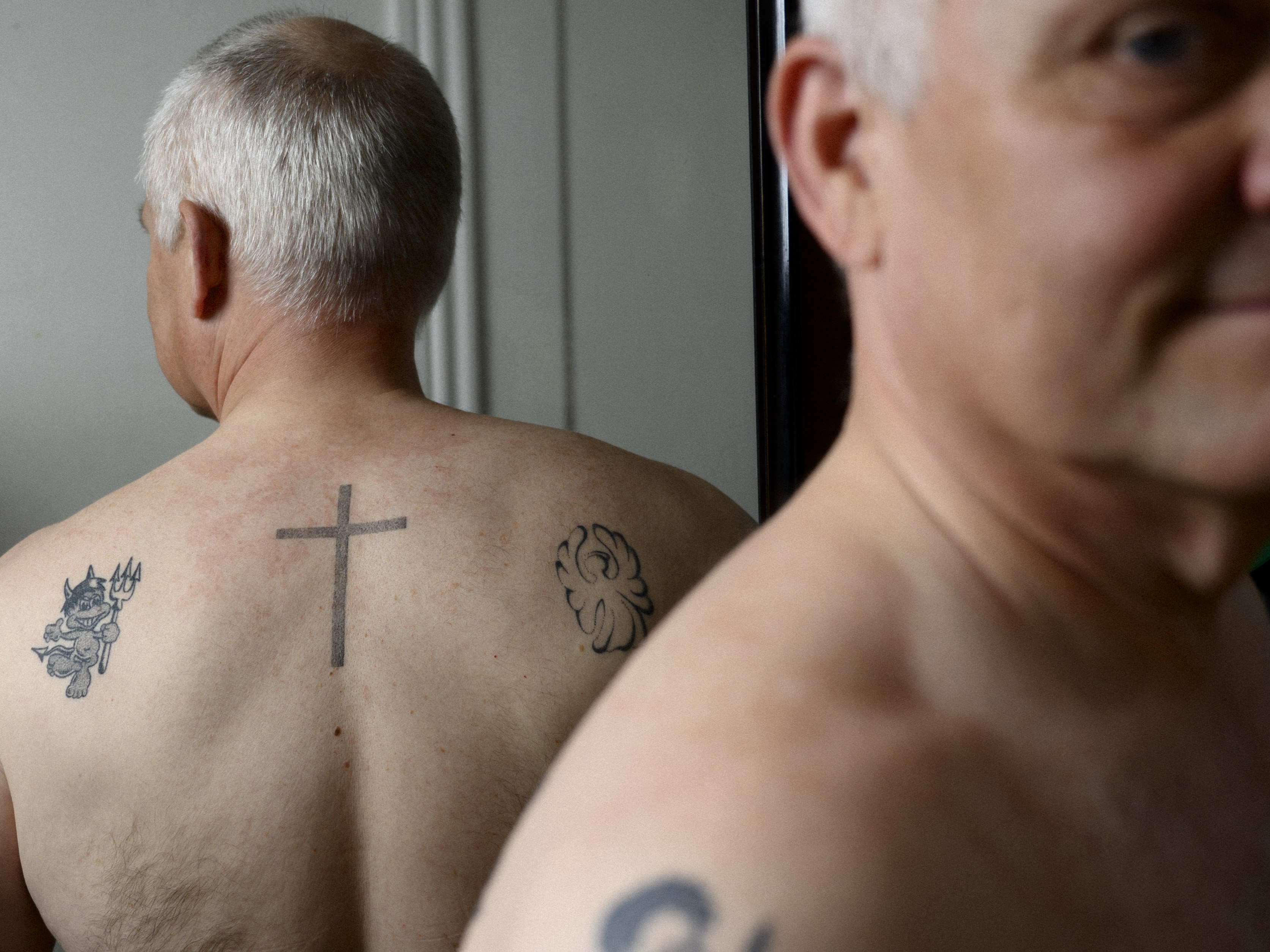 Tre læsere deler deres historie om deres tatoveringer og om at bære troen helt uden på huden