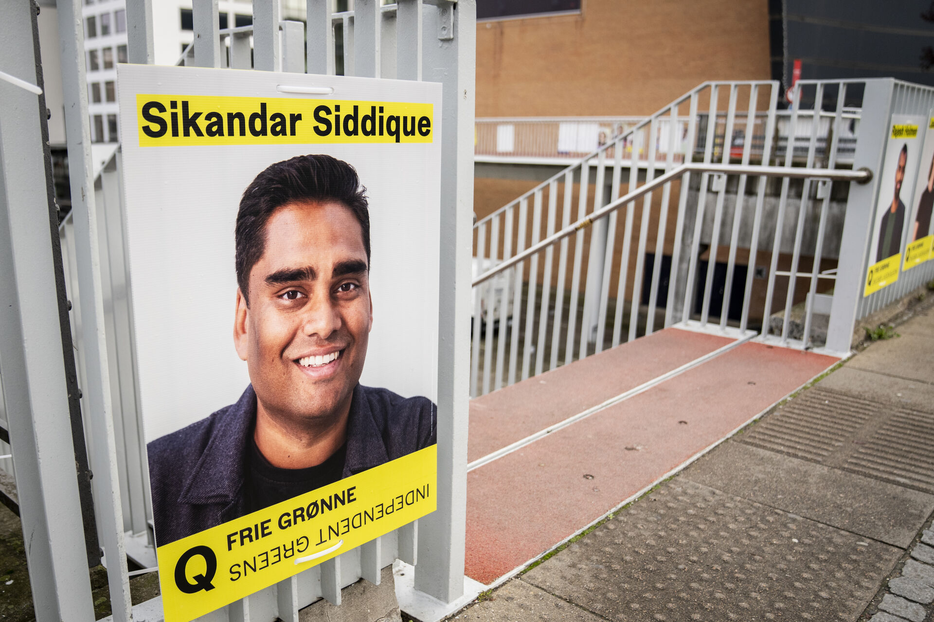 ”En tsunami af racistisk affald”: Ud af 2167 lokalpolitikere har Siddique fået flest angreb på sociale medier