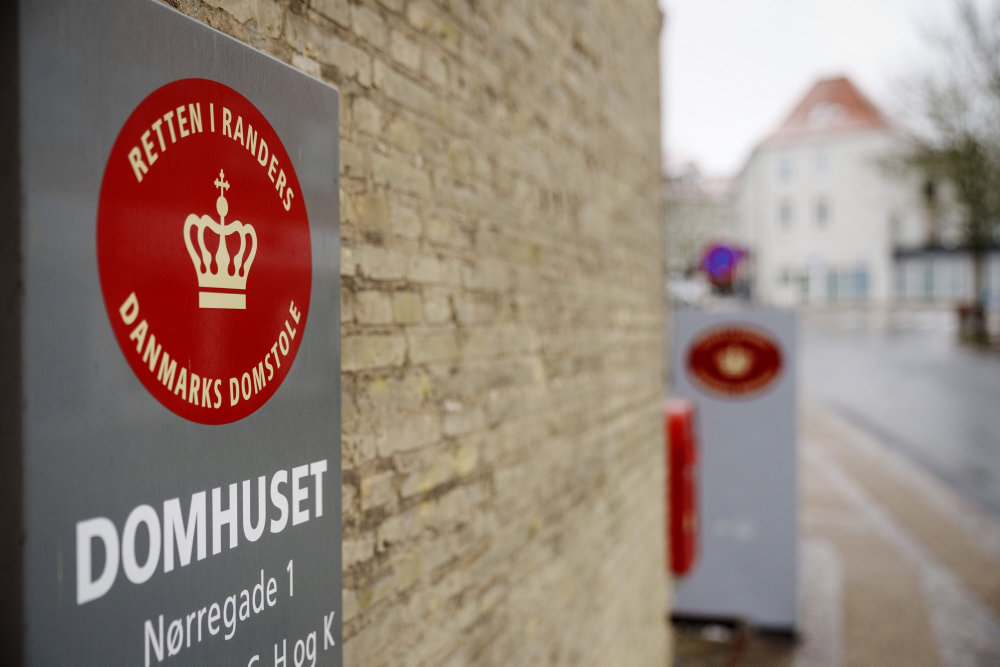 Far kræves fængslet for overgreb anmeldt flere år efter