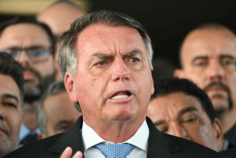 Søn: Tynd Bolsonaro kaster op og mangler appetit før dom