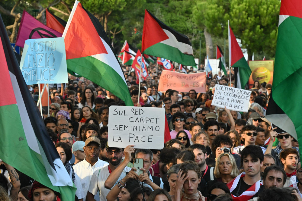 Tusinder demonstrerer for Gaza ved filmfestival i Venedig