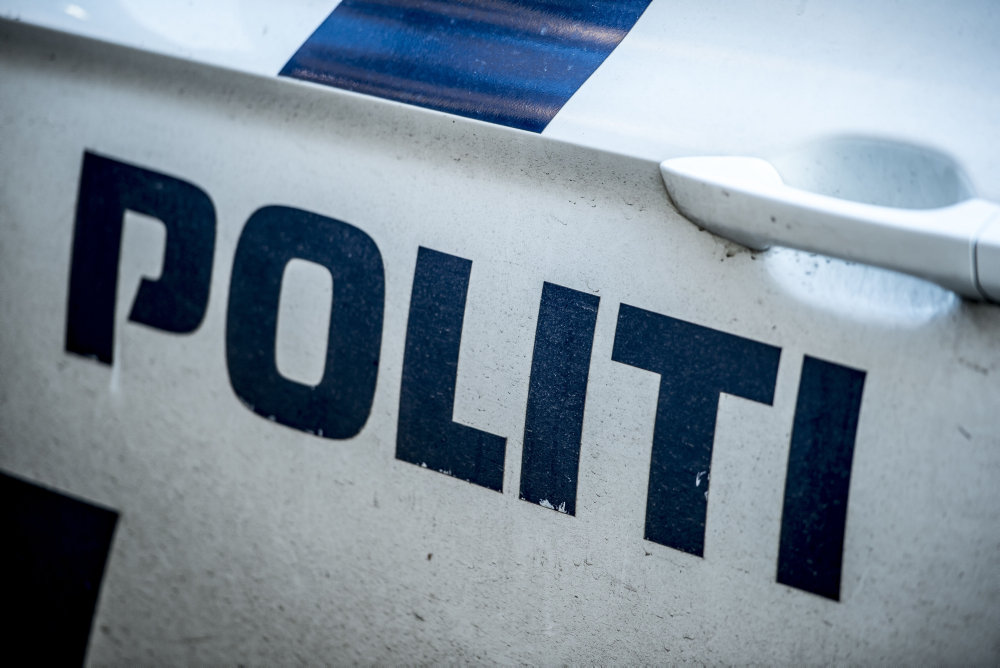 Flasker med lattergas i ulykkesbil - en døde og flere blev hårdt kvæstet