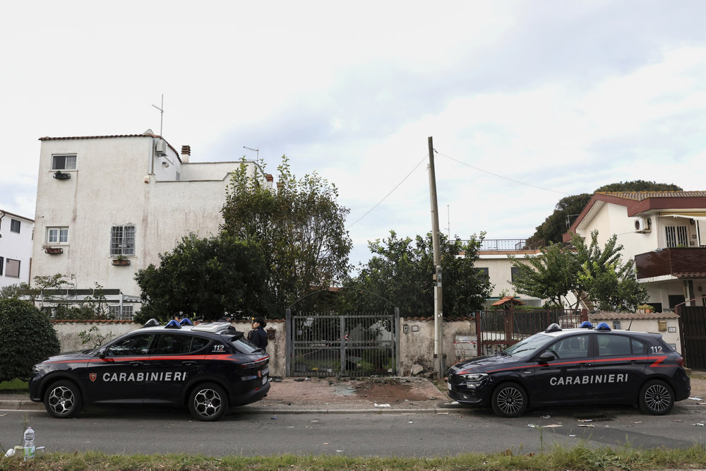 Kendt italiensk journalists bil ødelagt af bombesprængning