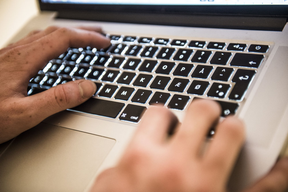 Ikkevestlige indvandrere haler ind på danskere i job