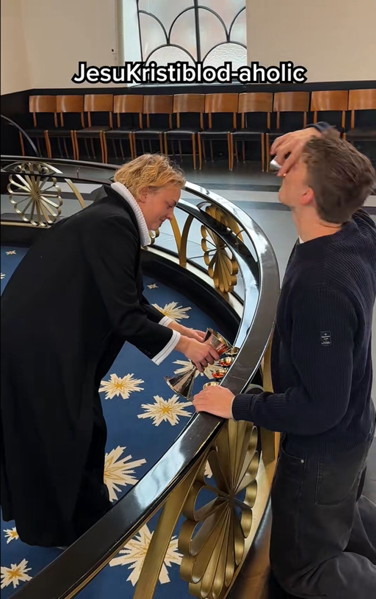 Præster og politikere i klage over folkekirkens TikTok-videoer: Blasfemiske, pinagtige og en hån mod kirkerummet