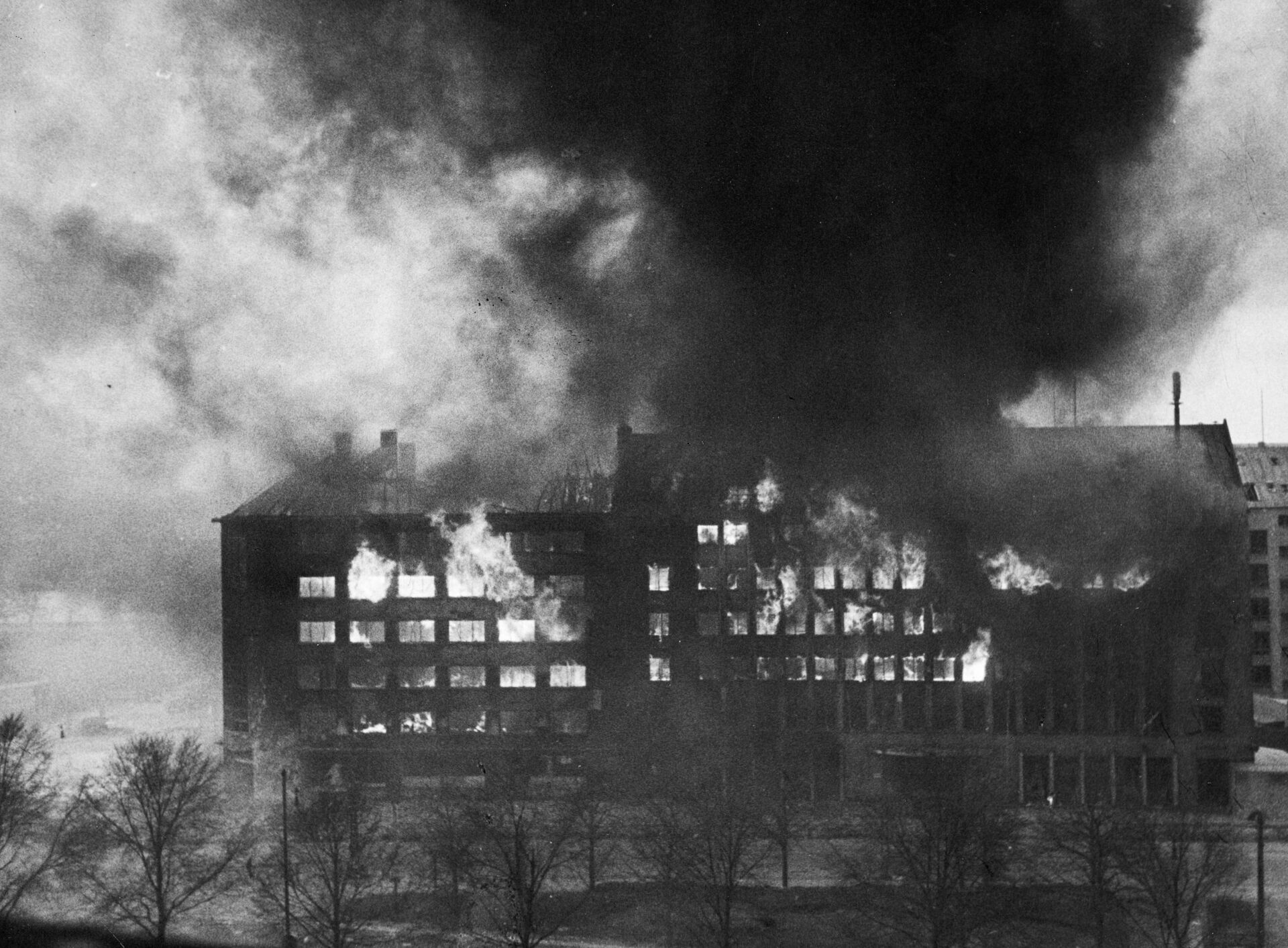 Bog om dansk efterretningsofficer har desværre alvorlige mangler. En af dem er den lidt for spændende skrivestil