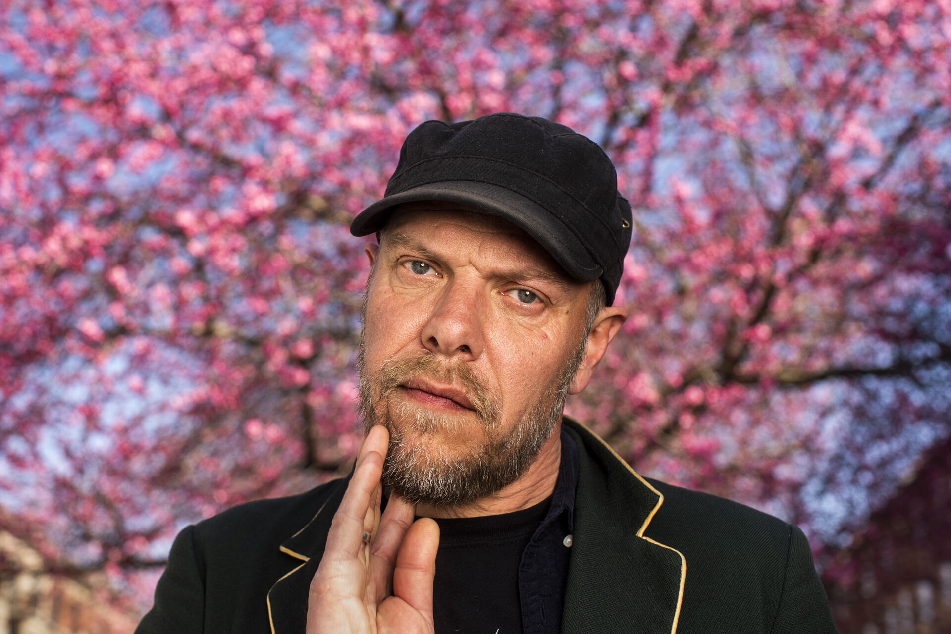 2 stjerner: Forsker fortaber sig i forfejlet polemik mod religion