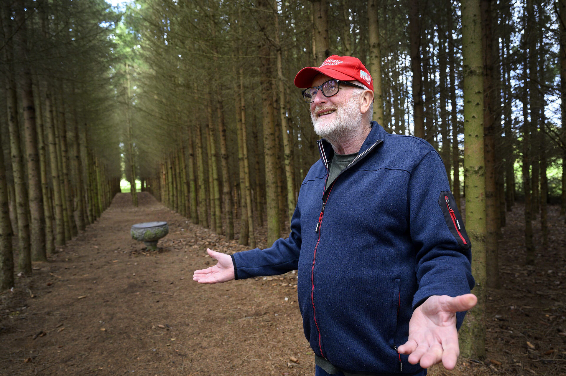 Hver aften beder Peter Aalbæk Gud om at hilse sine forældre. Det er som om, der er en chance for, at jeg møder dem på vej ned til bageren