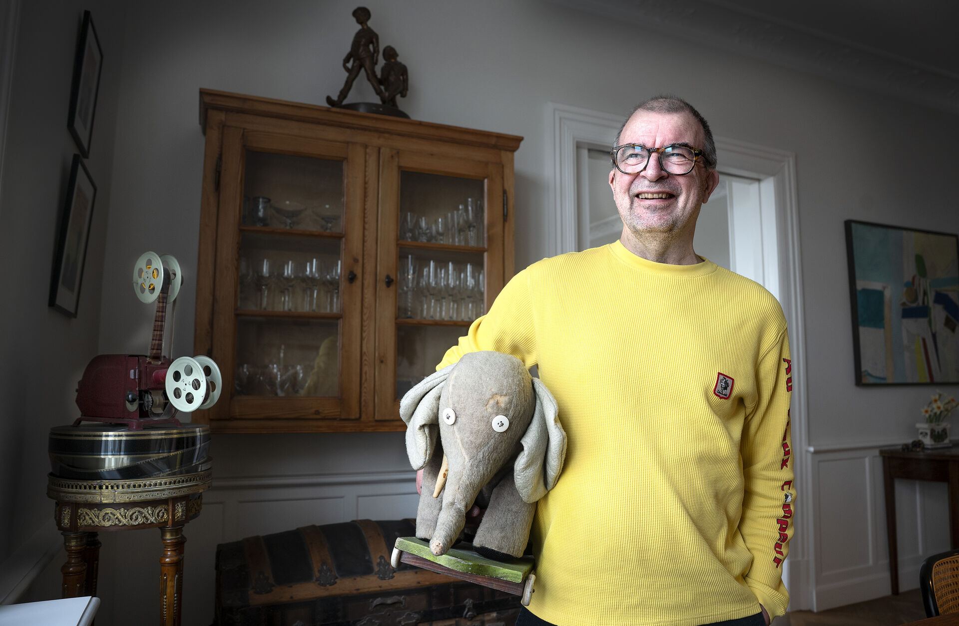 Han stod fadder til Walter og Carlo, Krummerne og Hvidsten Gruppen. Nu bliver Regner Grasten 70 år