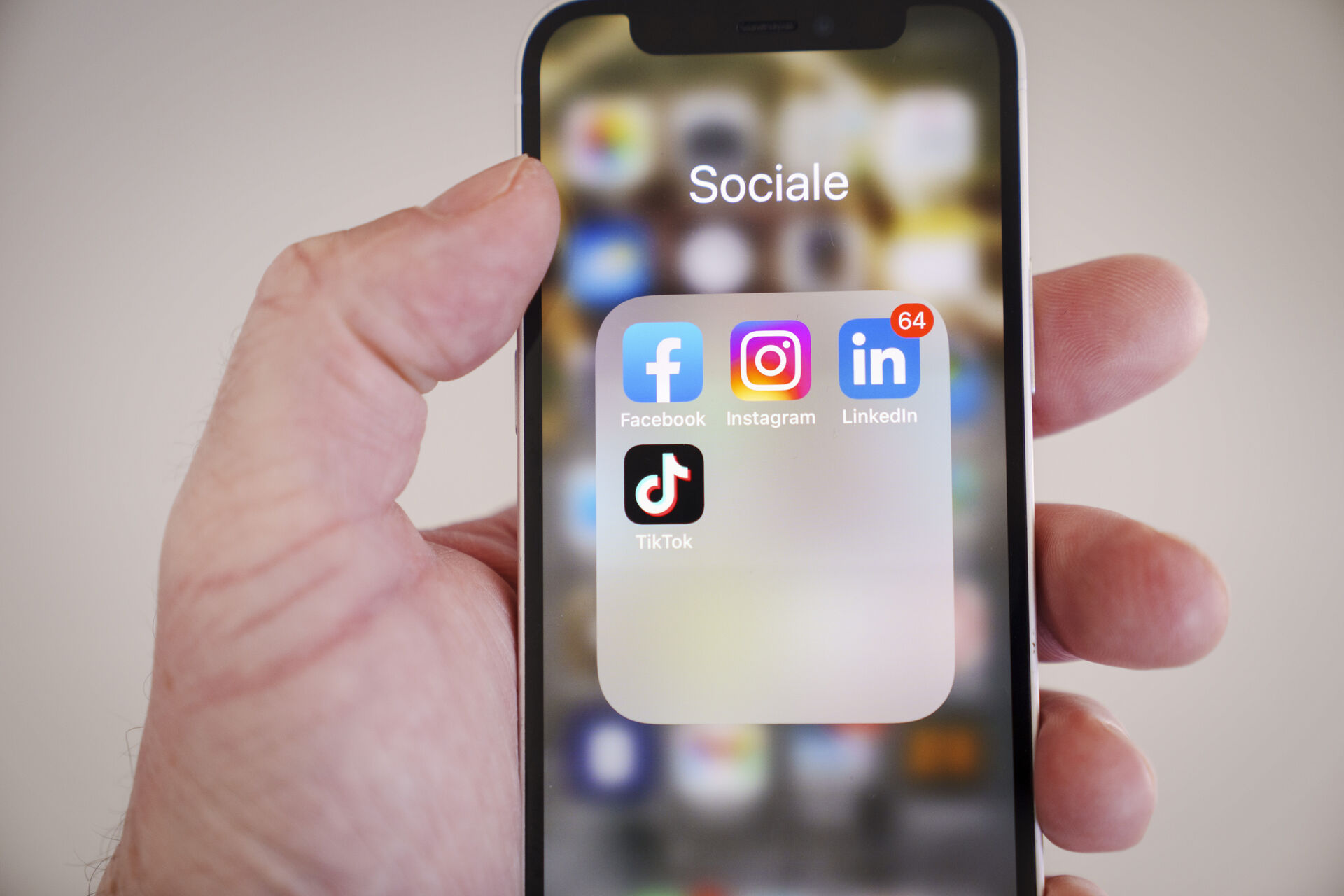 Red Barnet: Sociale medier er alt andet end børnevenlige