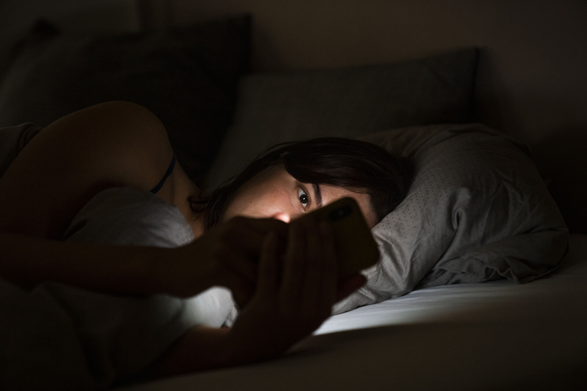 Hver sjette dansker sover dårligt, men nogle grupper er særligt udsatte, siger ekspert