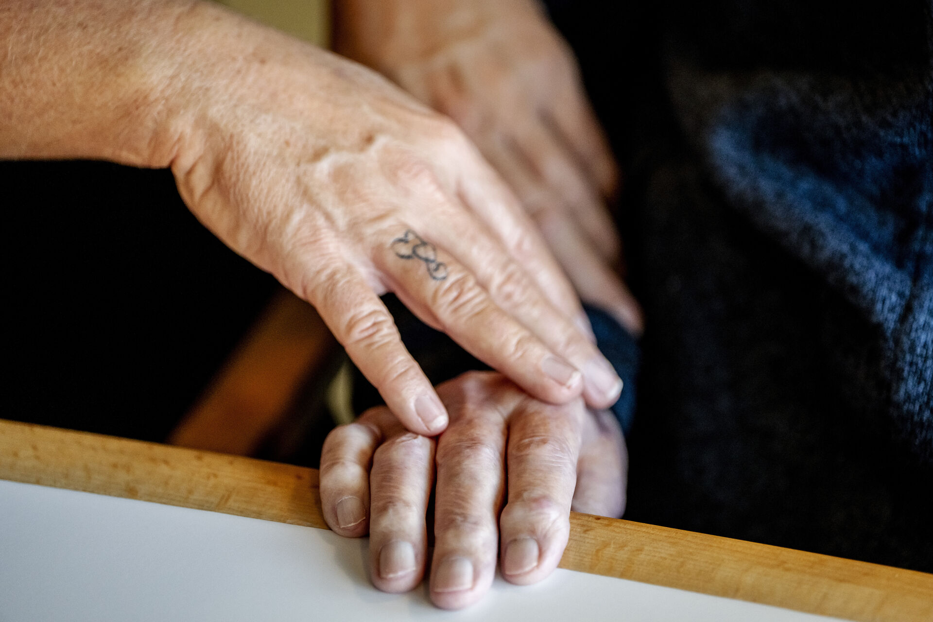 En tog guldsmykker, en anden stjal medicin. Ældre skal beskyttes bedre mod “brodne kar” blandt plejepersonale