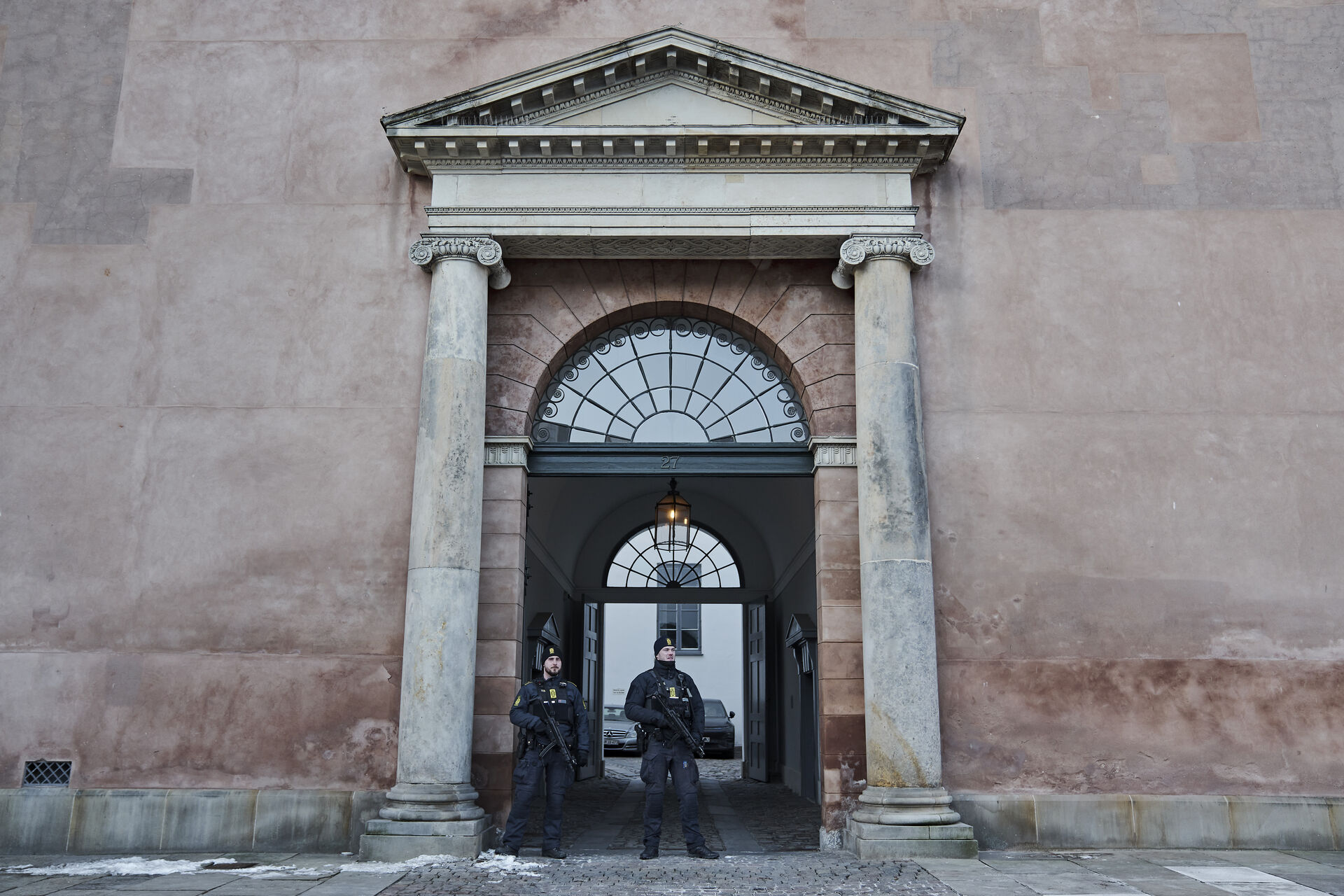 Unge svenskere tog til Danmark for at begå drab mod betaling: Nu er to formodede bagmænd på anklagebænken i København