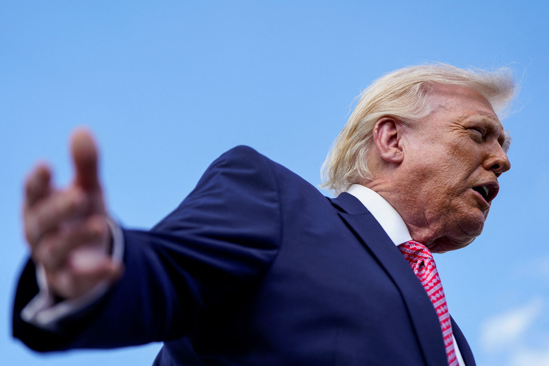 Fra Trump-bibel til Jesus-billede: Når Gud bliver præsidentens våben