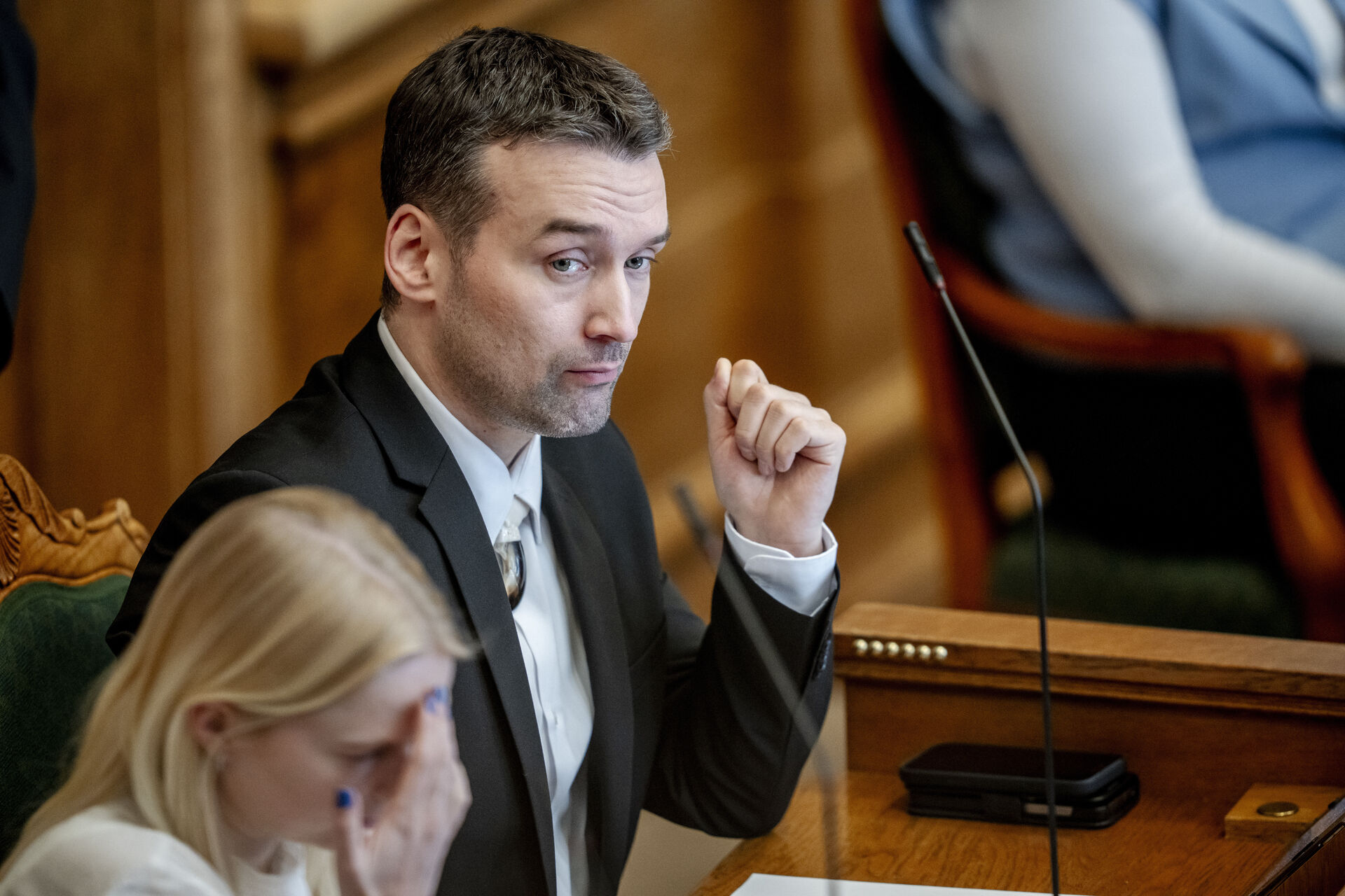 Grønlandsk folketingsmedlem vil have mere magt og flere penge. Og han vil 