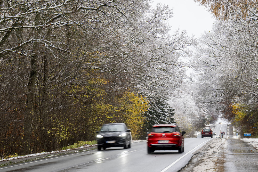 Østjyllands Politi advarer bilister om glatte veje
