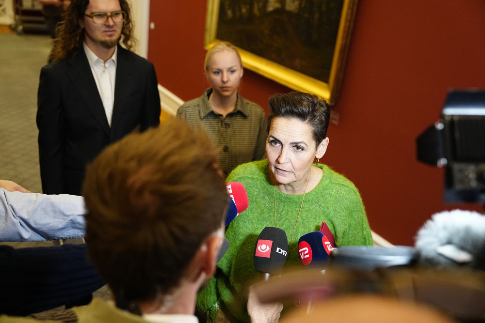Pia Olsen Dyhr er klar til nyvalg hvis alt brænder sammen