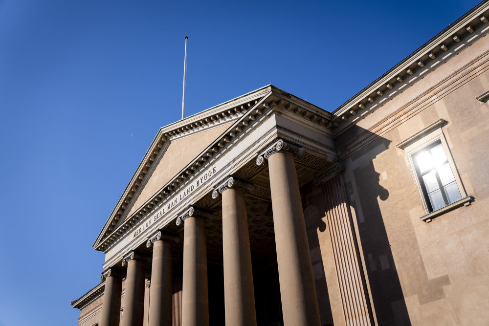 Polsk buschauffør kørte med kinesiske turister i strid med loven