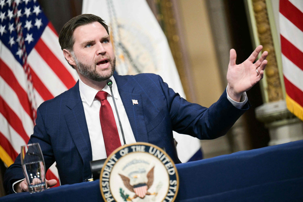 J.D. Vance vil til bunds i amerikanske UFO-dokumenter