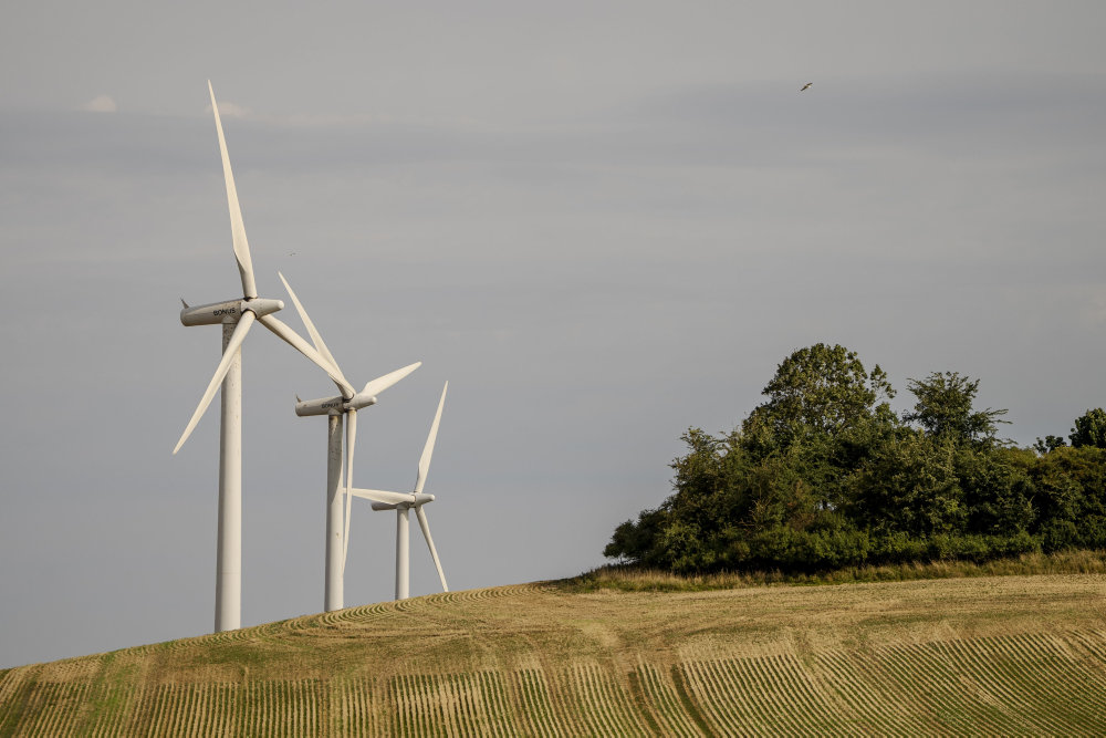 Påskefrokoster og blæsende vejr giver gratis strøm i påsken