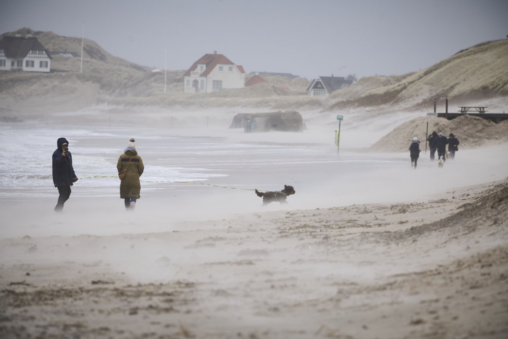 Blæsten rusker endnu i Nordjylland: Pas på løse tagsten