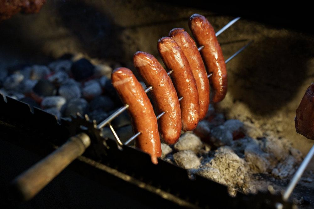 Langelænder tilbagekalder grillpølser grundet risiko for ost