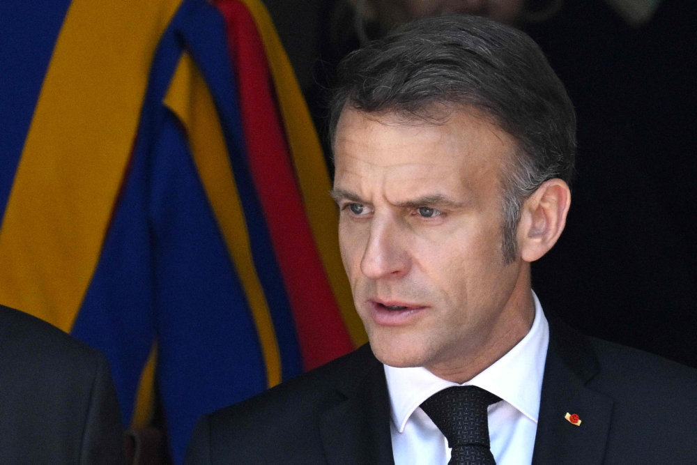 Macron presser på for genåbning af Hormuz og våbenhvile i Libanon