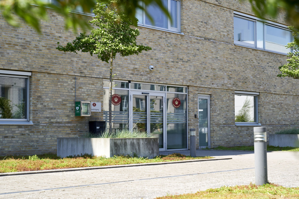 Sigtelse: Børnekrænker begik nye overgreb helt op til retssag