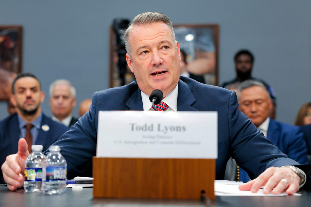 Chef for Trumps omstridte ICE-betjente træder tilbage