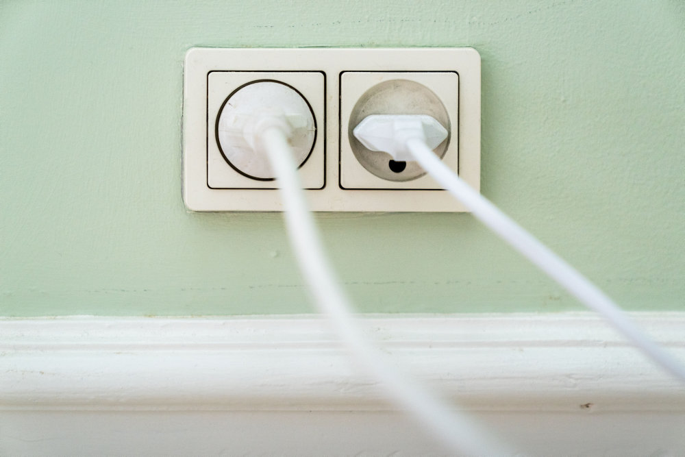 Solstråler og blæsevejr presser elpriserne ned i weekenden