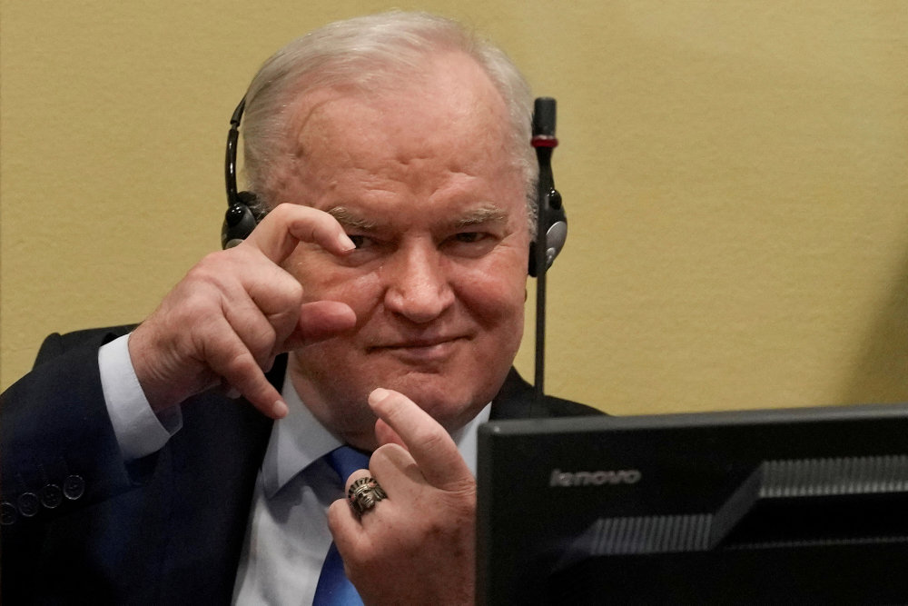 Advokater kræver krigsforbryderen Mladic løsladt af helbredsgrunde