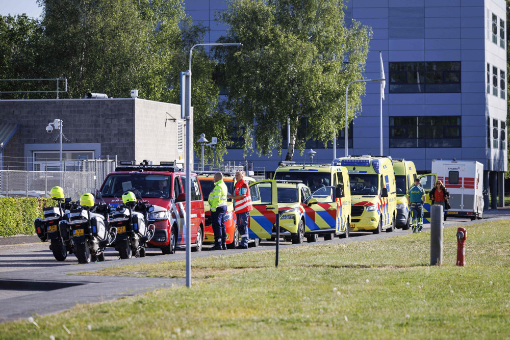 Myndighederne prøver at finde 40 tidligere passagerer fra virusskibet
