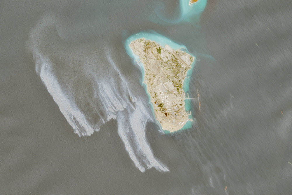 Satellitbilleder viser olieudslip ud for den iranske ø Kharg
