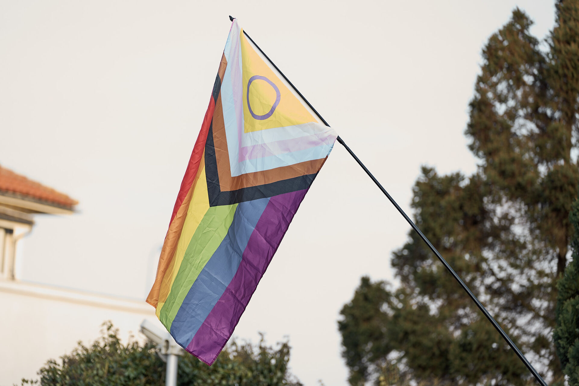 Forfattere til åbent brev: Debatten om inklusion af lgbt+-personer i kristne fællesskaber er i gang