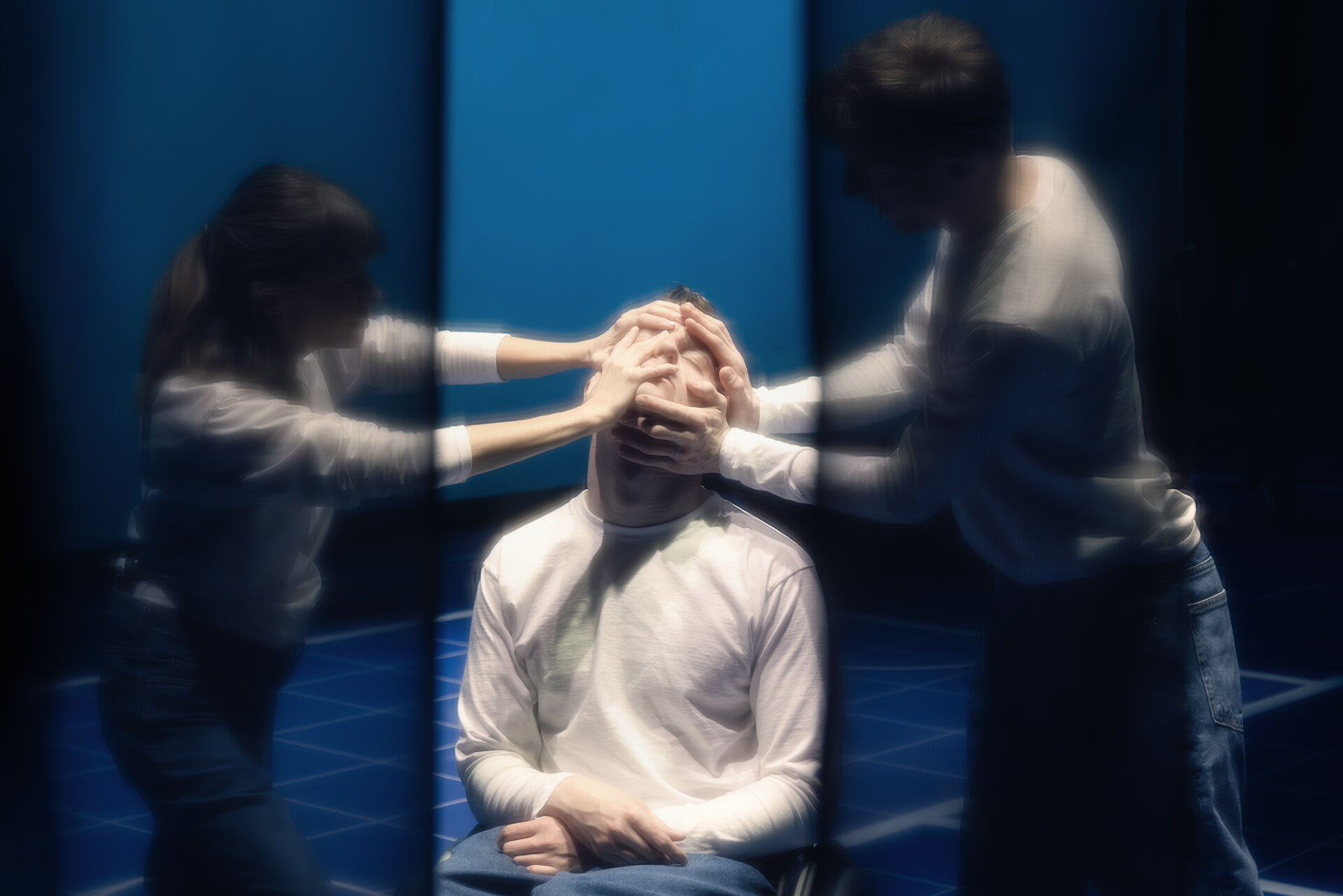 Humor og kampgejst præger teaterversionen af Caspar Erics digte om handicap. Men den gaber også over for meget