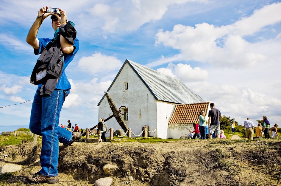 Mårup Kirke er en af Nordjyllands store turistattraktioner. Op mod 300.000 danske og udenlandske besøgende bevæbnet med kameraer og turistførere har hver år gæstet den omdiskuterede kirke.