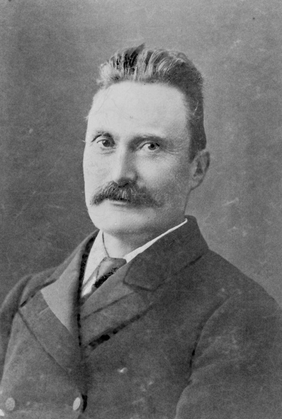 Carl Julius Otto Liebe (1860-1929) - LøsgængerRegeringsperiode: 30. marts 1920 - 5. april 1920Blev udnævnt regeringsleder af kong Christian 10. efter afskedigelsen af Zahle. Da Liebe og hans ministre af politisk opfattelse tilhørte højrefløjen, blev der talt om, at kongen havde begået statskup og generalstrejke. Kongen blev nervøs, og afskedigede derfor Liebe kort efter igen. Ministeriet Liebe blev derfor det kortest siddende ministerium i dansk historie.