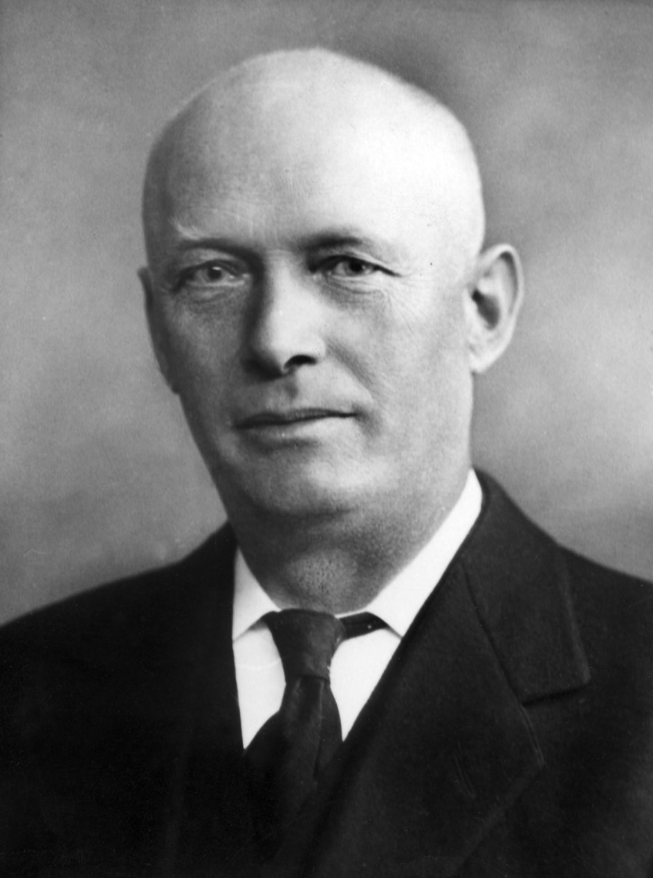 Thomas Madsen-Mygdal (1876-1943) - VenstreRegeringsperiode: 14. december 1926-30.april 1929Er i eftertiden mest kendt for at have sagt "Lad falde hvad ej kan stå", der opsummerede hans liberalistiske indstilling.