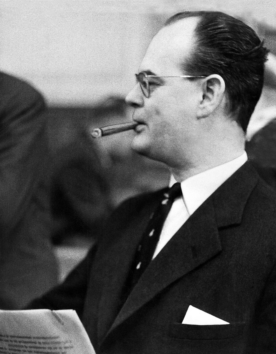 Viggo Kampmann (1910-1976)- SocialdemokratietRegeringsperiode: 19. februar 1960-3. september 1962Måtte efter flere alvorlige hjerteanfald fratræde som statsminister i 1962.