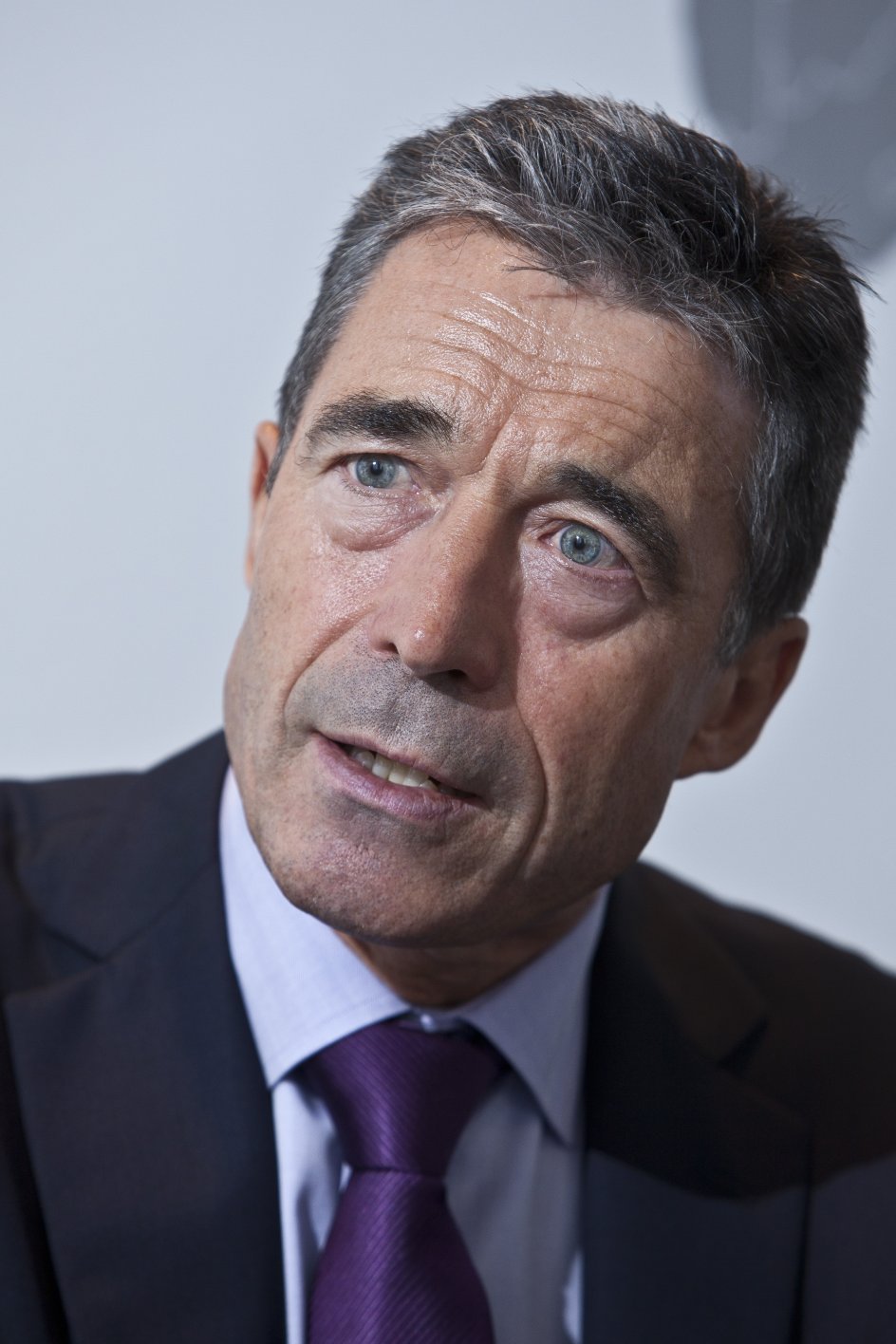 Anders Fogh Rasmussen (1953 -) - VenstreRegeringsperiode: 27. november 2001 - 5. april 2009Var den længstsiddende statsminister fra Venstre og den eneste, der har siddet i på posten tre valgperioder i træk.Trådte tilbage som statsminister i 2009, da han blev udpeget til generalsekretær for NATO. En stilling, der betragtes som den højeste opnået af en dansk politiker.