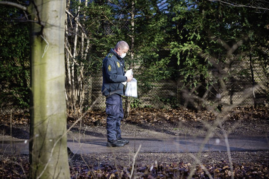 Politi på Frederiksberg på dagen, hvor islamkritikeren Lars Hedegaard blev udsat for et skudattentat i 2013.