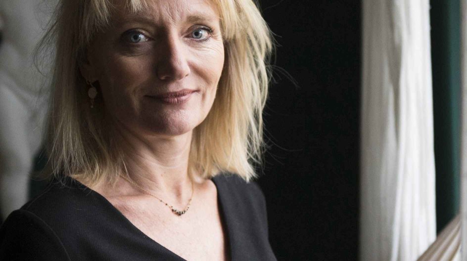 Præst og forfatter Kathrine Lilleør fotograferet i sit hjem Slagslunde Præstegård