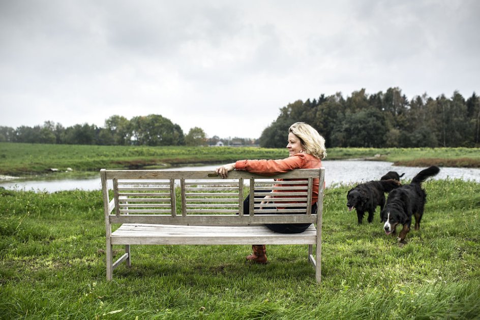 Stine Bosse ved sit hjem i Nordsjælland.
