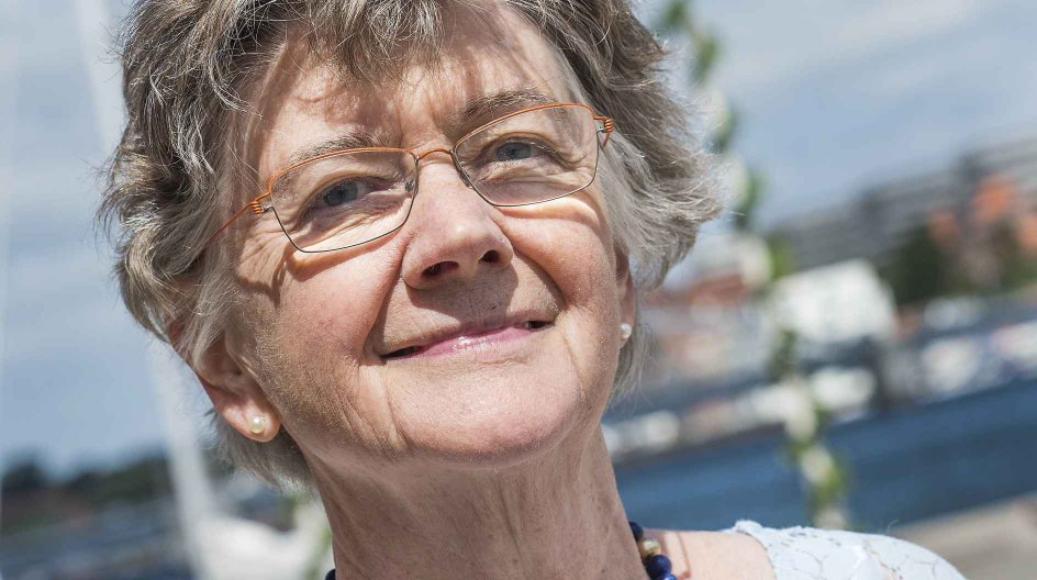 “De danske symboler er vores allesammens, og hvis man holder op med at bruge dem af frygt for at blive forbundet med dem, man ikke er enig med, overlader man jo hele vores kulturarv til dem,” siger kulturhistoriker Inge Adriansen, der her ses i Sønderborg. -
