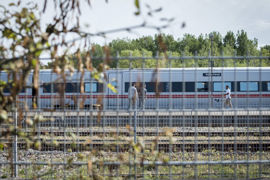 ”Det, vi mærker mest, er trafikkaos, politiets afspærringer og pressen. Men vi mærker ikke så meget til de mange flygtninge,” siger den 72-årige pensionist René Ramsing. 