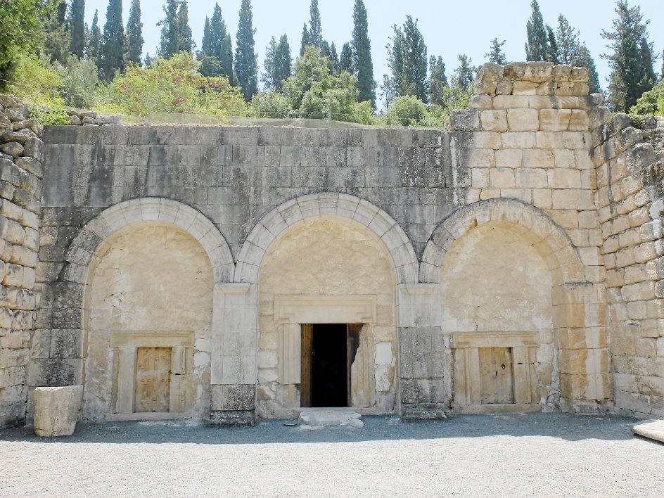 Oldtidsbyen Beit Shearim er i dag en nationalpark. Her ses indgangen til stedets hovedattraktion, Kistegrotten. Navnet henviser til, at man har fundet 135 stenkister i grotten. Foto: Nikolaj Krak