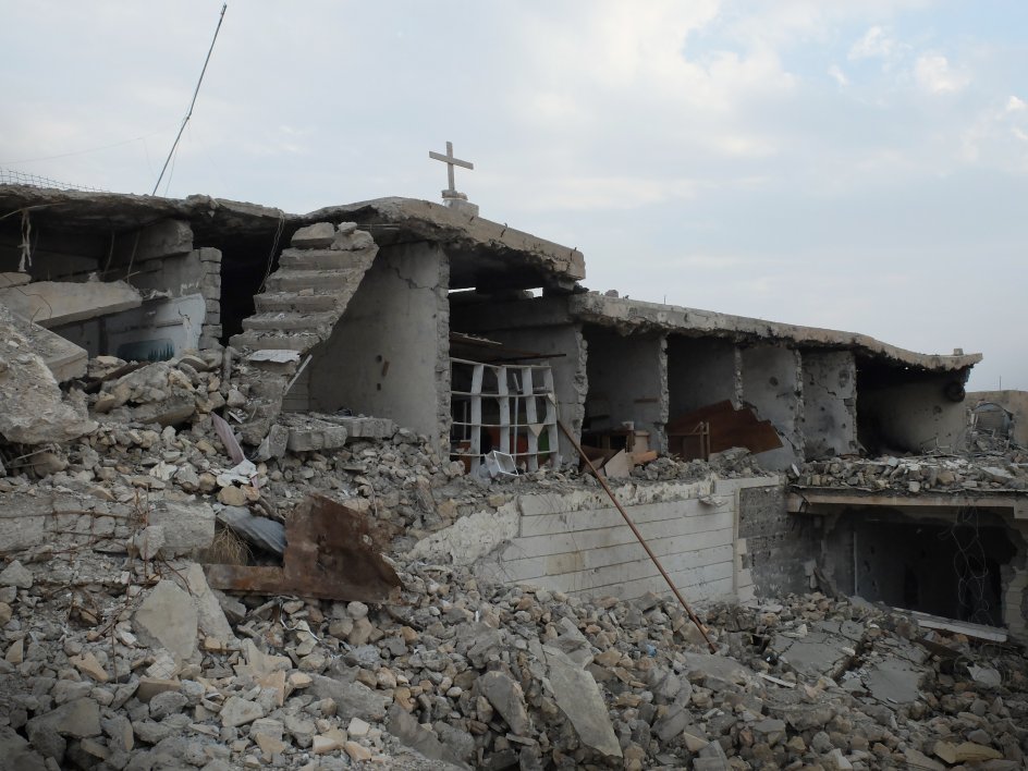 Engang lå der tre kirker i Sinjar. Mange kristne flyttede hertil efter det armenske folkedrab for 100 år siden. I dag er der et stort hul i jorden, hvor kirkerne har stået.