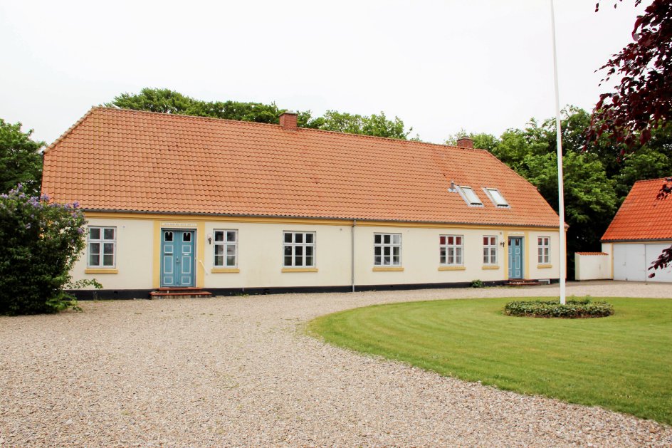 Alslev Præstegård ved Varde var lige ved at skulle lade livet. Men i sidste øjeblik ombestemte byrådet i Varde sig og forbød nedrivning af den fine, gamle bygning. –