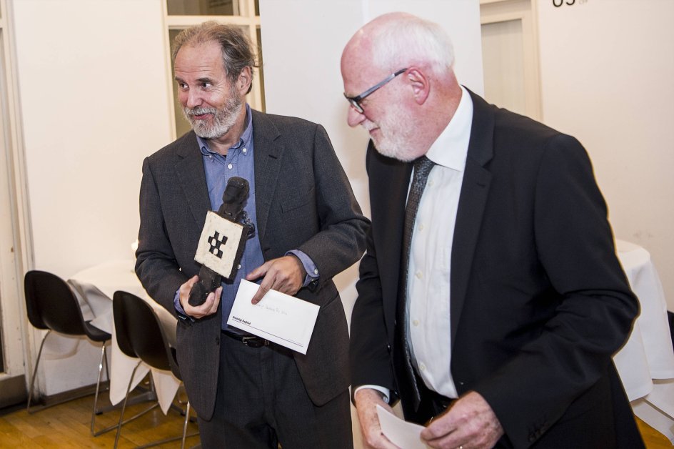 Henrik Goldschmidt modtog mandag aften Kristeligt Dagblads Pris 2016 for at være en ildsjæl ud over det sædvanlige. Det skete på Nationalmuseet i København under et efterårsmøde for avisens repræsentantskab. Ved prisoverrækkelsen lagde Kristeligt Dagblads bestyrelsesformand, Ivar Brændgaard, blandt andet vægt på, at Henrik Goldschmidt er en ildsjæl, der brænder for sine fredsskabende projekter. ”Du er selv blevet en håbets fortælling. Du har set, hvordan musik mellem mennesker kan nedbryde mure og give nyt håb. Kristeligt Dagblad tror på dig og dit budskab og ønsker at takke dig. Derfor får du Kristeligt Dagblads Pris”, sagde Ivar Brændgaard. Modtageren af Kristeligt Dagblads Pris får en statuette, der er skabt af kunstneren Niels Helledie, samt 25.000 kroner.