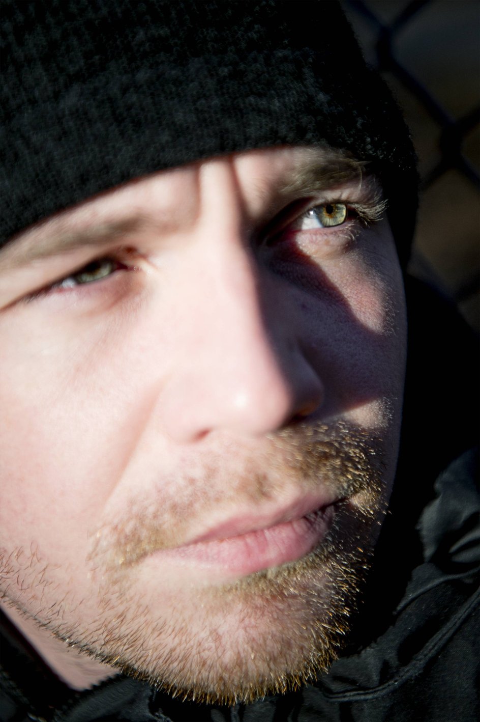 ”Der var ikke noget hævnmotiv bag romanen, men et ønske om for en gangs skyld at være ærlig over for mig selv, og for første gang i mit liv var jeg fuldkommen ligeglad med, hvad andre tænkte om mig,” fortæller Morten Pape om at skrive sin roman ”Planen”. –
